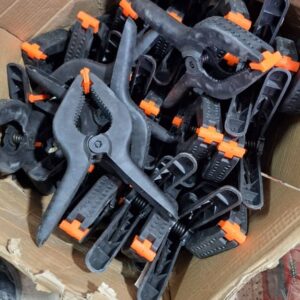 بانس بلاستيك كبير الحجم
pince plastique grand modèle